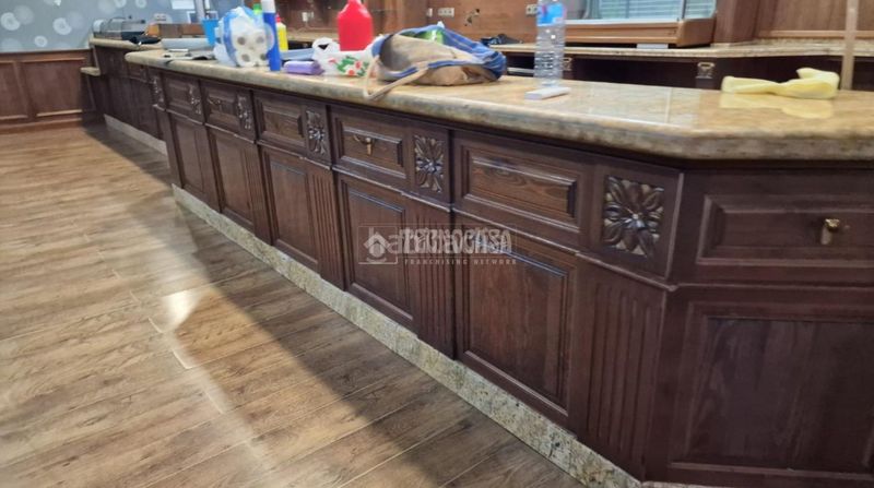 Foto b9b021b2-5ee3-4745-99c2-9319c81aa349. Local comercial a Cúllar Vega