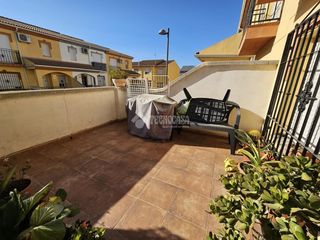 Doppelhaus in Belicena. Casa en venta en vegas del genil