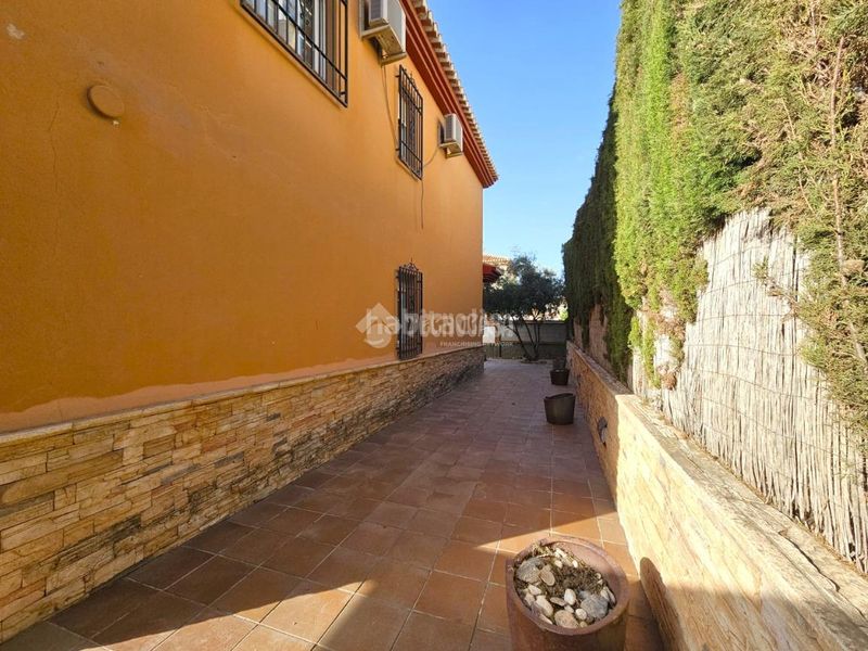 Foto 19adbed7-755a-44cd-9ff0-356855fdc0ba. Casa  en venta en Cúllar Vega