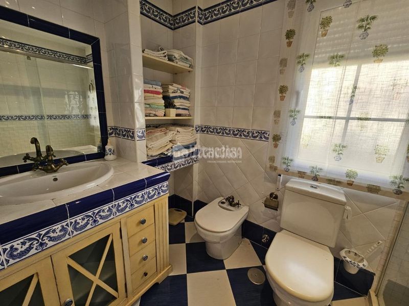 Foto 9646ec88-8459-4aae-b4a3-7bd5a96fd6f0. Casa  en venta en Cúllar Vega