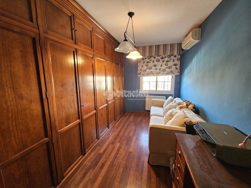 Foto a1bfd41c-6e00-48b6-bd4e-55a540c496c5. Casa  en venta en Cúllar Vega