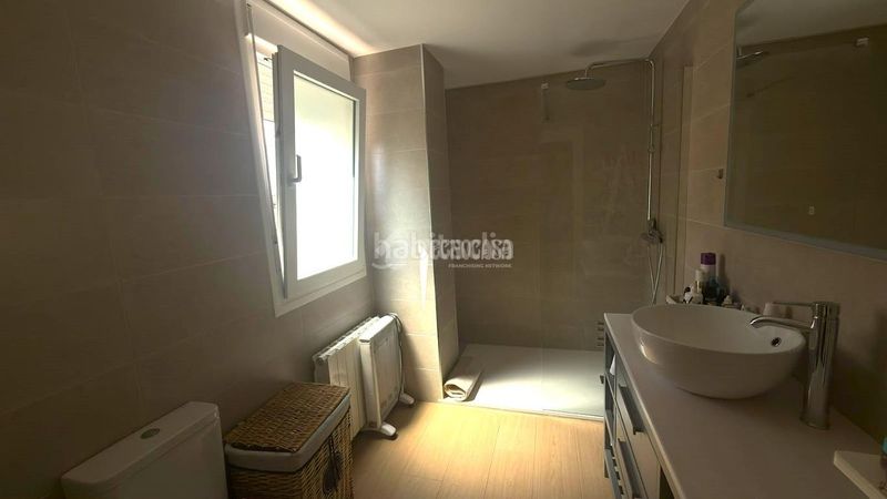 Foto 2a78c818-929e-4786-a423-4d8f08b4e70c. Casa pareada casa en venta en Belicena Vegas del Genil