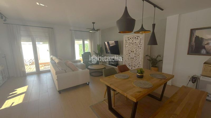 Foto 6691b30a-2503-42d3-a1b4-691d8aa254f3. Casa pareada casa en venta en Belicena Vegas del Genil