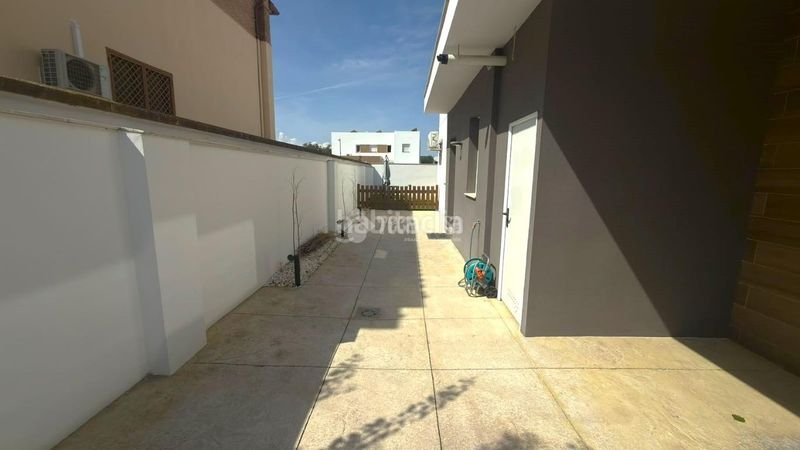 Foto dd673bfa-db42-41a9-828b-cc9caf6819d4. Casa pareada casa en venta en Belicena Vegas del Genil