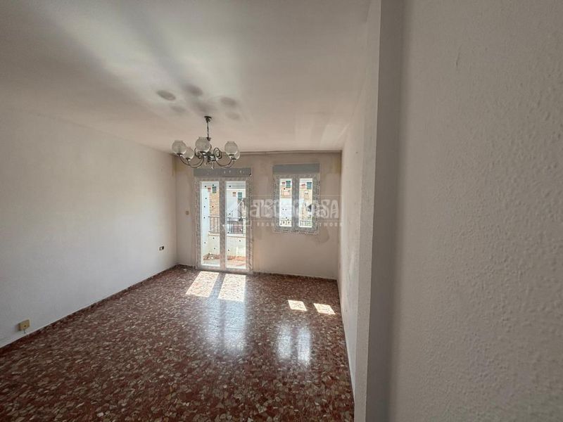 Foto 4eecffc2-f693-46e9-a537-1a554d9f5621. Pis a Belicena Vegas del Genil