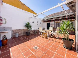 Casa aparellada en Cllar Vega. Casa en venta en cllar vega