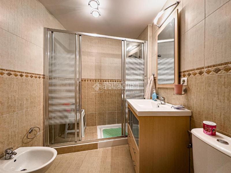 Foto a22c776f-d3d7-42d2-b37d-cb9a8f2be254. Piso  en venta en Cúllar Vega