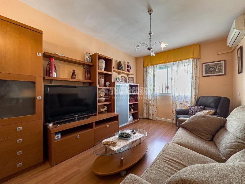 Foto c49b84c0-e696-44de-a741-0d6dd2d6a320. Piso  en venta en Cúllar Vega