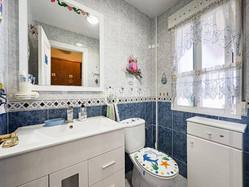 Foto e9db79fb-fcfe-4ba4-b78f-5405bc1ba1fc. Casa pareada casa en venta en Cúllar Vega