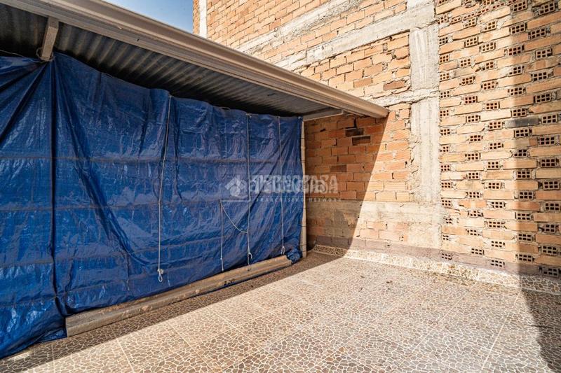 Foto ca43cd78-f95a-42a2-969f-514e34181478. Casa aparellada a Belicena Vegas del Genil