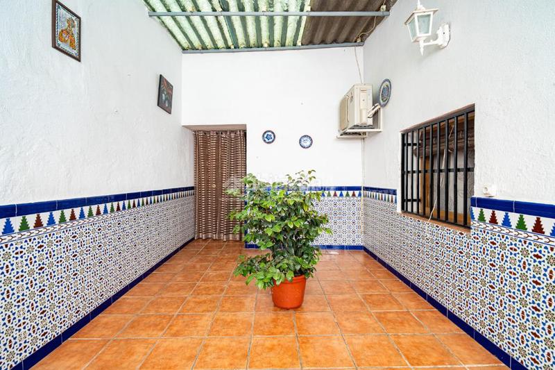 Foto d15752ef-b80a-4a9a-b349-bef4d8e68c2e. Casa aparellada a Belicena Vegas del Genil