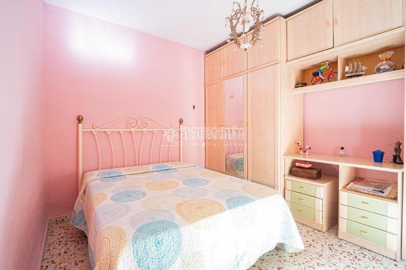 Foto facd1267-8c81-4f9d-a870-03a02cd8a42b. Casa aparellada a Belicena Vegas del Genil