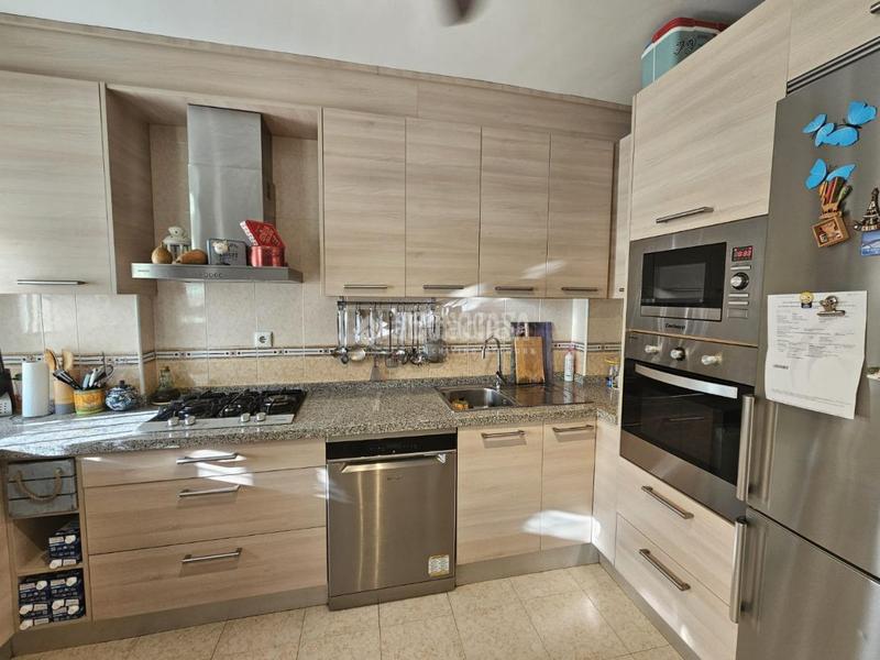 Foto 28eef395-3101-4e16-a851-bf46e359b7b1. Casa bifamiliare con riscaldamento parcheggio in Belicena Vegas del Genil