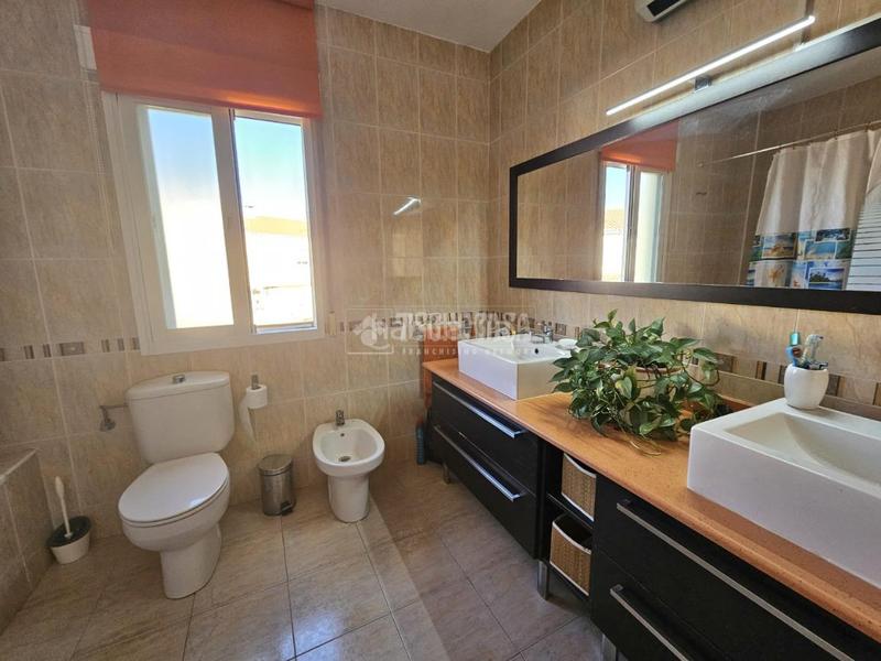 Foto 65b2f622-638a-4fea-b141-1501462a9bb1. Casa bifamiliare con riscaldamento parcheggio in Belicena Vegas del Genil