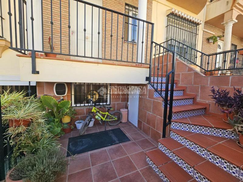 Foto f5fbbd4d-f421-43c8-92b8-88aea83f5d9e. Casa bifamiliare con riscaldamento parcheggio in Belicena Vegas del Genil