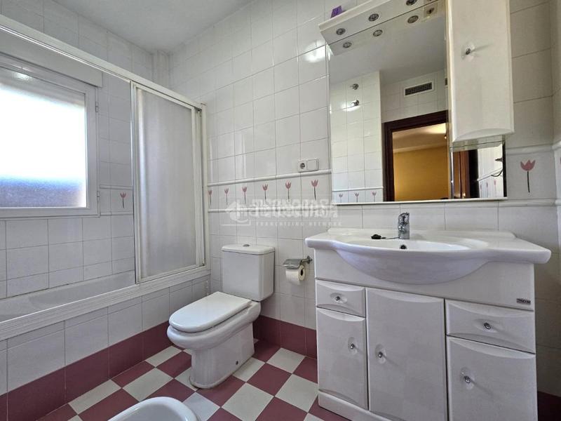 Foto 081e4ea9-56fb-471d-823e-219dbcaaf877. Maison jumelée avec chauffage dans Cúllar Vega