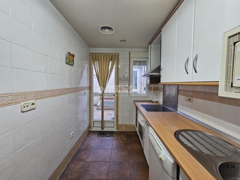 Foto 40fda6e8-3bcf-4ce8-b696-9f5930c8bb1a. Maison jumelée avec chauffage dans Cúllar Vega