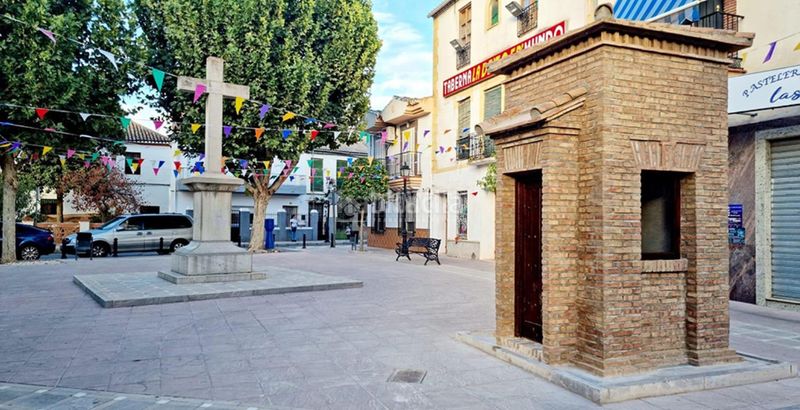 Foto c5ba8481-5c44-44ee-a227-c85fd4667ce4. Aparcament cotxe a Cúllar Vega