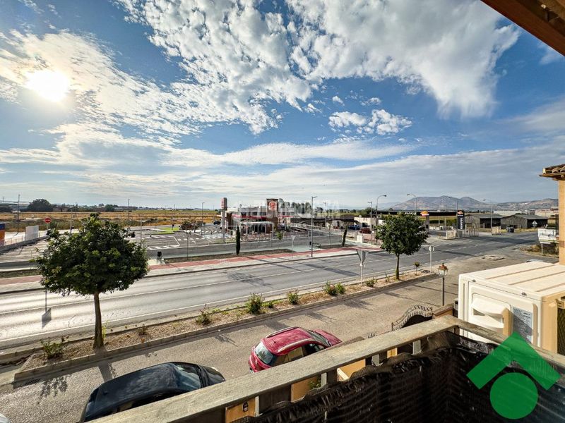 Foto bde7e5fe-e671-44fc-9176-0653d73d5c08. Casa bifamiliare in Belicena Vegas del Genil