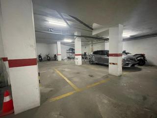 Parking coche en Los Castillejos - La Trinidad. Boxplaza de garaje en venta en málaga
