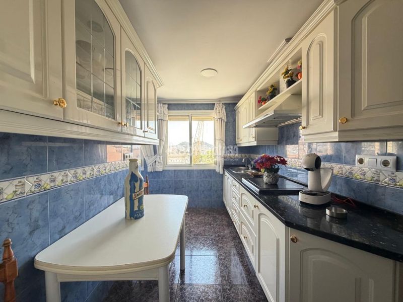 Foto 39ce583b-e912-415a-9a3d-a2a78e585f0d. Piso  en venta en Los Castillejos - La Trinidad Málaga