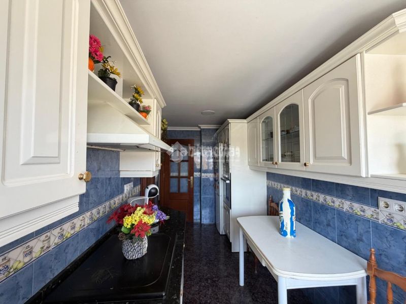 Foto 67c8f55a-3ad1-49d5-958d-d6770c105a2a. Piso  en venta en Los Castillejos - La Trinidad Málaga