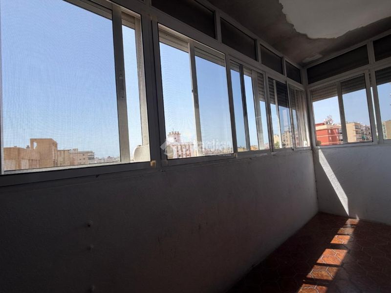Foto f828f960-fac5-48d2-b758-70fe6e31f7c5. Piso  en venta en Los Castillejos - La Trinidad Málaga