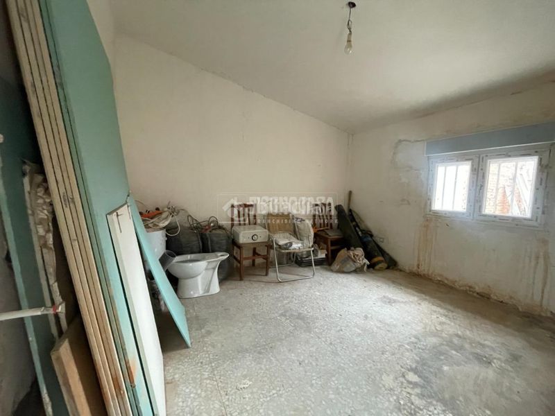 Foto 28be28ef-38ca-43e7-88a3-f787a3e679b1. Casa aparellada amb calefacció a Vellón (El)