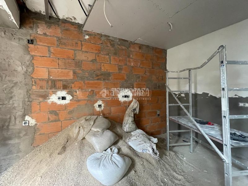 Foto 3022ecff-7a73-46cb-89f1-39cabd321ae0. Casa aparellada amb calefacció a Vellón (El)