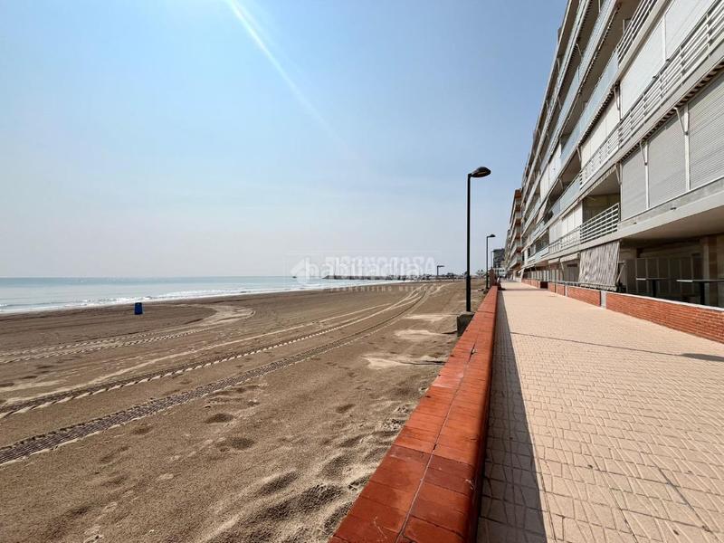 Foto 8180ed2e-cb23-492a-b08f-6abca8ea8146. Piso  en venta en El Perellonet Valencia