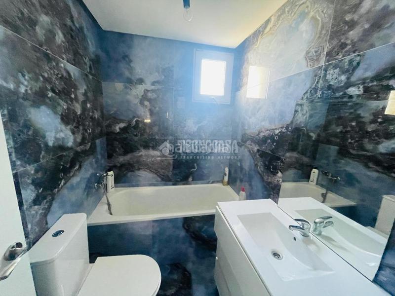 Foto 4792f75e-24ad-4a6c-933e-694ecfef0d3f. Pis a El Mercado Manises