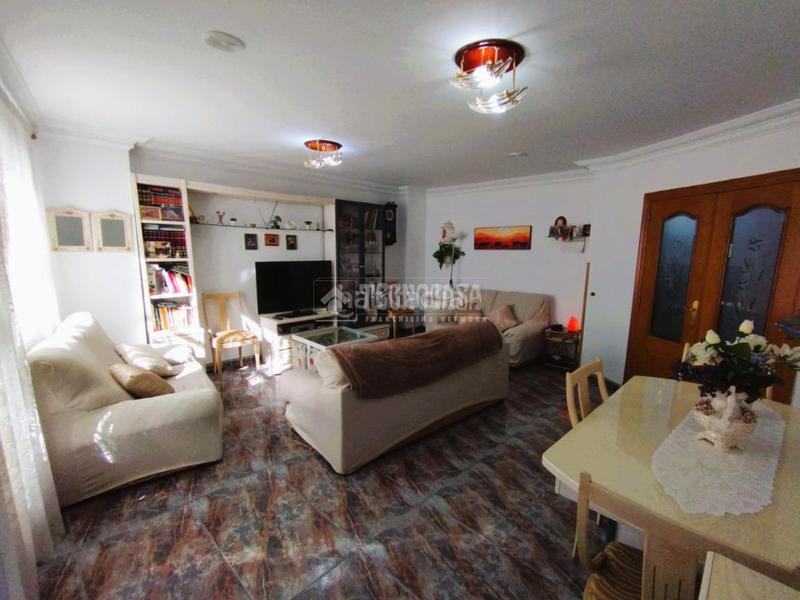 Foto bba9e52f-d0a1-4fbb-acd7-8cbe955394d8. Casa con parcheggio in El Mercado Manises