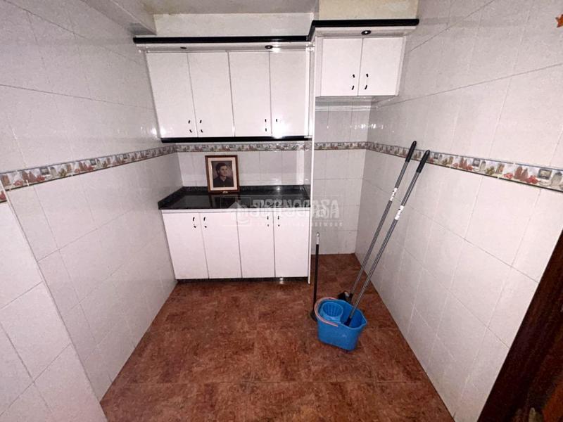 Foto 69a2c3c8-06d8-4be7-a68d-6e412019b51a. Pis amb aparcament a Aiora Valencia