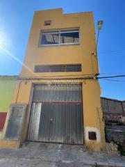 Edifici a Polígono del Aeropuerto. Edificio en venta en manises