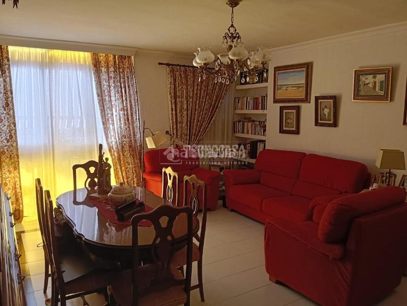 Foto dc5978f4-fcd2-4656-bbf9-6e2c11de0a8b. Appartement avec parking dans Parque Ayala - Jardín de la Abadía - Huelín Málaga