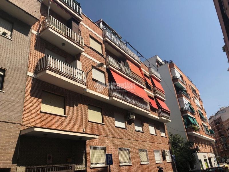 Foto 353e3d3f-aef9-4811-b7e3-60a545cade64. Pis amb aparcament a Bellas Vistas Madrid