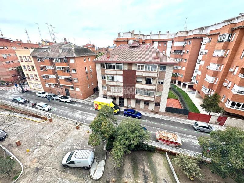 Foto 87277a3b-2433-4fbb-86da-ad565574f99e. Pis a Bellas Vistas Madrid