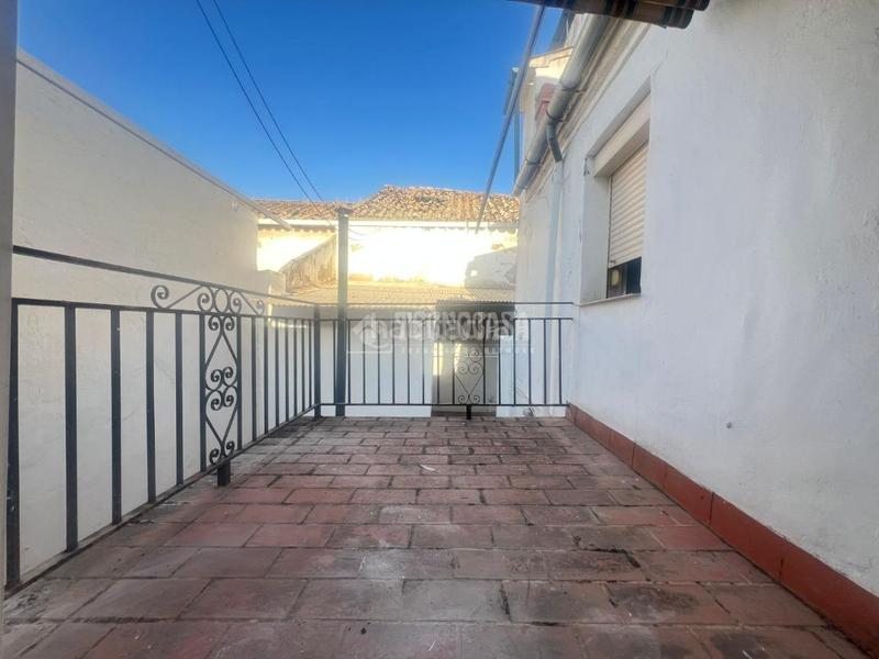 Foto 476c3c9a-1b70-423c-9d11-ef93d9b6492f. Casa  en venta en Puente Genil