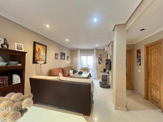 Maison jumelée à Puente Genil. Casa en venta en puente genil