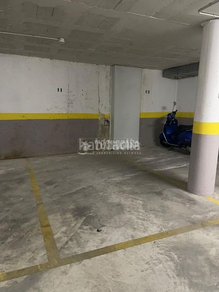 Foto 40405a38-aaa9-4e1d-96af-0ff3c2451da4. Aparcament cotxe a Puente Genil
