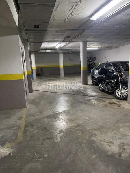 Foto e78f0691-9e7d-4267-91a0-731dc5ff25fc. Aparcament cotxe a Puente Genil