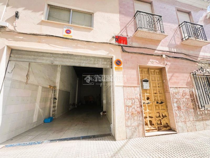 Foto 72d45548-b4cb-41fb-9651-993c05ff7f25. Casa amb aparcament a Puente Genil