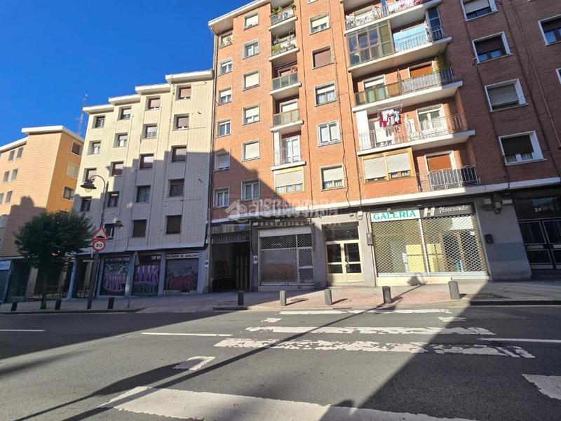 Foto 60cbc46f-255c-4a07-9d28-6be3c8ef52b7. Parking voiture dans Rekalde Centro Bilbao