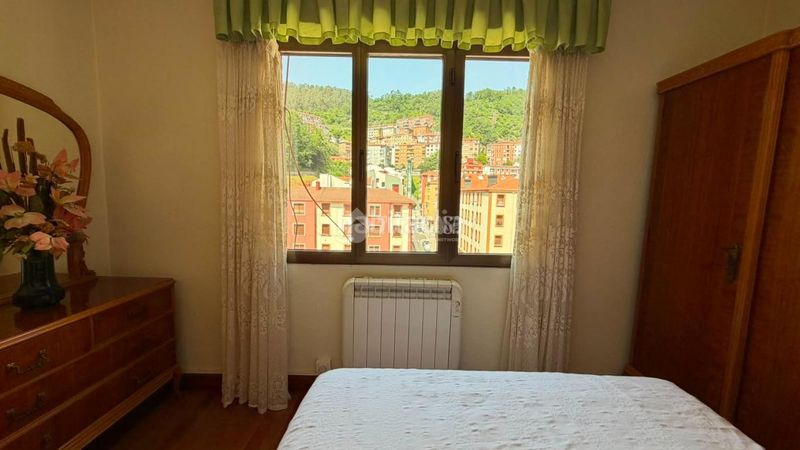 Foto ad8a962d-ccf8-4905-a447-3d3356f2a248. Piso  en venta en Rekalde Centro Bilbao