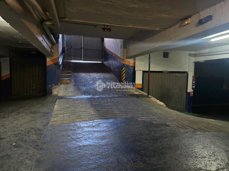 Foto 1c18f147-8769-4028-963f-fee5def53361. Aparcament cotxe a Rekalde Centro Bilbao