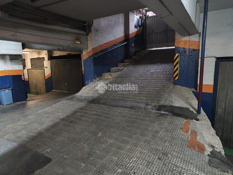 Foto d19dfab3-b6d7-41b1-b887-36dc094eaee8. Aparcament cotxe a Rekalde Centro Bilbao