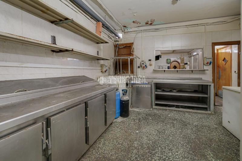 Foto c261d561-67b3-41ef-b087-cdf9b0a80b99. Local comercial  en venta en Vinyets-Molí Vell Sant Boi de Llobregat