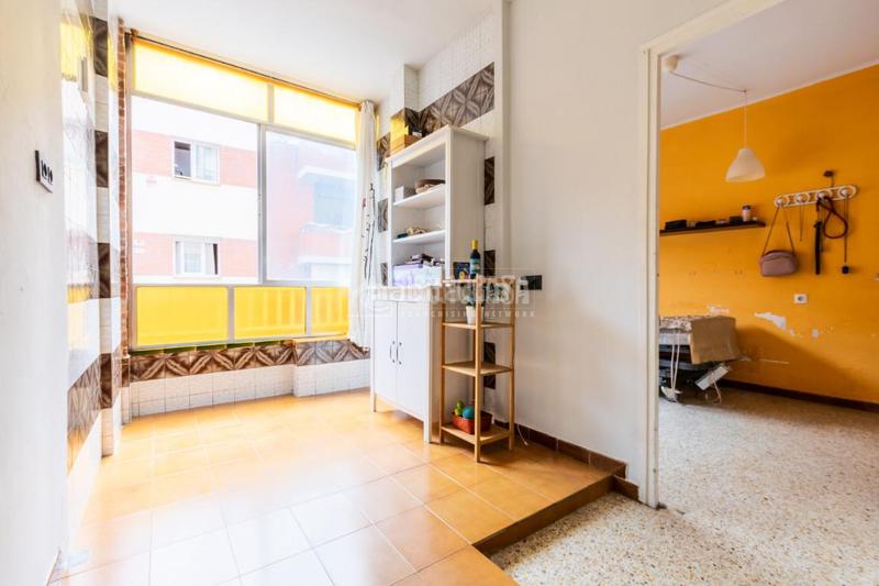 Foto 324f049d-0587-4260-aadc-adbfb1955ec7. Piso  en venta en Centre Sant Boi de Llobregat