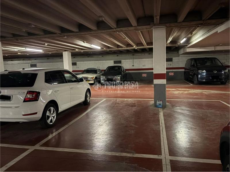 Foto c4f9c9dd-05b9-401f-b18d-29bf16051e25. Car parking in Centre Sant Boi de Llobregat