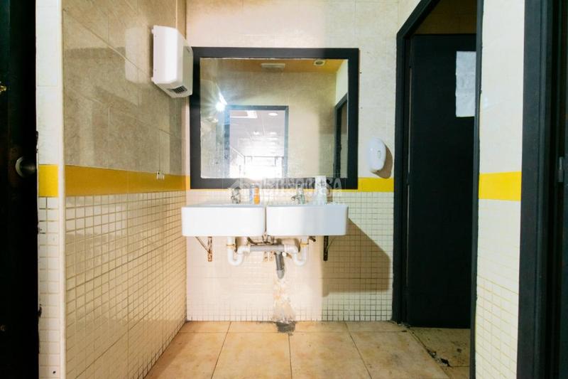 Foto 31691a1f-35cf-4f7d-8d14-3957615221cc. Local commercial dans Vinyets-Molí Vell Sant Boi de Llobregat